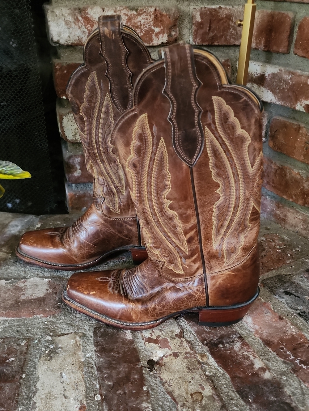 Justin Boots Brown Leather Western Heeled Boots - Picture 2 of 9